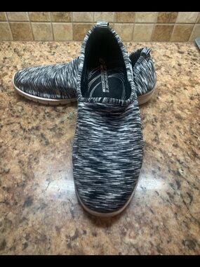 Women's Gray/Black Knit Slip-On Comfort Walking Sneaker breathable lightweight.